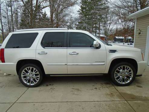 2010 cadillac escalade only 69,000 miles - cars & trucks - by owner... for sale in Lebanon, OH