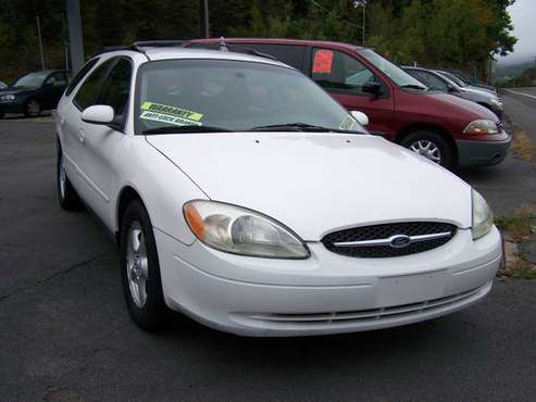 2002 Ford Taurus 3 Seater. VERY NICE! 50% OFF! Runs like new.. for sale in Mayfield, PA