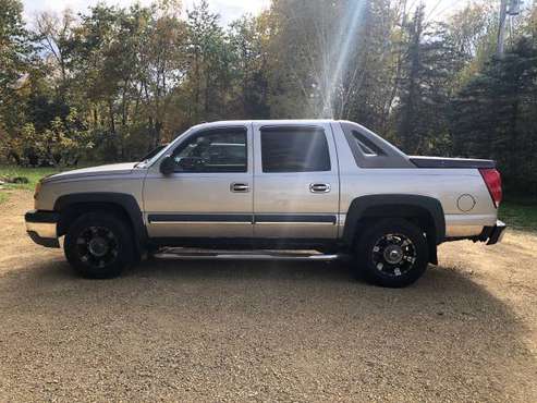 2004 Chevy Avalanche for sale in North Branch, MN