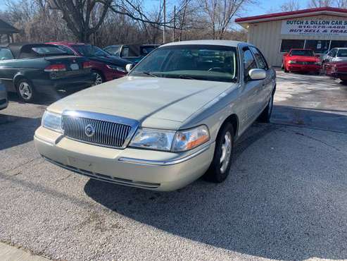 2004 MERCURY GRAND MARQUIS - cars & trucks - by dealer - vehicle... for sale in LEESUMMIT, MO
