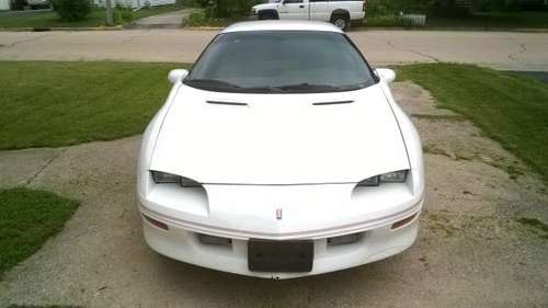 1995 CAMARO Z28 MANUAL TRANS - cars & trucks - by owner - vehicle... for sale in Loves Park, IL