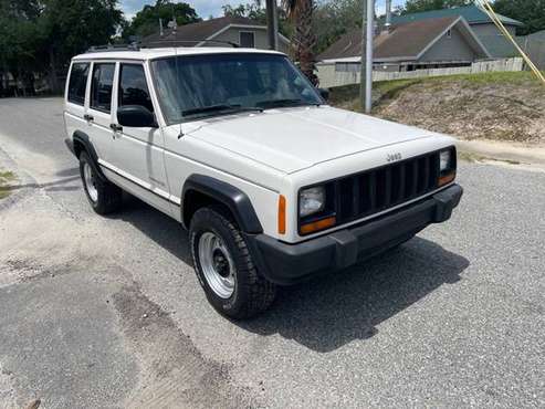 1999 Jeep Cherokee suv 4 0 6 cylinder rust free - - by for sale in Deland, FL