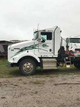 2007 Kenworth T800 Extended Day Cab for sale in Waverly, ND