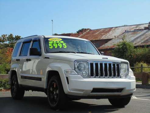 Gorgeous White! 2009 Jeep Liberty 4x4 SUV -3 month warranty! for sale in Cheshire, CT