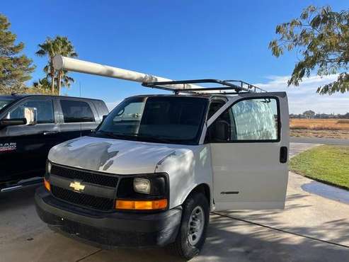 Chevrolet express extended 2500 heavy duty 4 8L - - by for sale in Los Angeles, CA