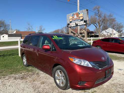 2011 Toyota Sienna LE - - by dealer - vehicle for sale in ottumwa, IA