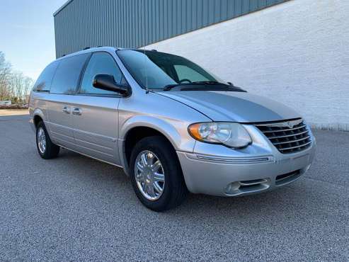 2007 Chrysler Town country 87k miles only Limited for sale in Philadelphia, PA