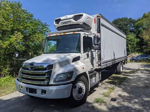 2014 HINO 338 26' REEFER BOX W/ LIFTGATE, LOW HR REEFER W/ STBY -... for sale in Wappingers Falls, MN