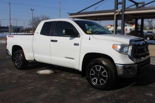 2014 Toyota Tundra ONE OWNER TRD OFF ROAD SR5 WHI - cars & for sale in milwaukee, WI