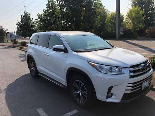 2017 Toyota Highlander LE Plus -15140 miles - cars & trucks - by... for sale in Bend, OR