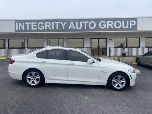 2013 BMW 5 Series 4dr Sdn 528i RWD - - by dealer for sale in San Antonio, TX