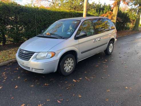 !! 2005 Chrysler Town & Country, *1 Owner*, 103k Miles, Clean Carfax... for sale in Clifton, PA