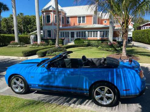 Absolutely beautiful 2010 mustang gt premium convertible Very low for sale in Dearing, KY