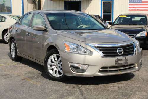 2013 NISSAN ALTIMA * LOW MILES * CLEAN * WARRANTY *** for sale in Highland, IL