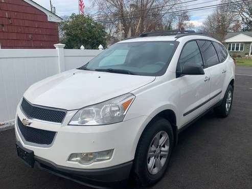 2012 Chevrolet Traverse LS - cars & trucks - by owner - vehicle... for sale in West Islip, NY