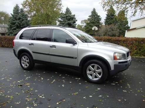 2004 Volvo XC 90 (AWD/Extra Clean/3rd Row Seat) for sale in Racine, WI