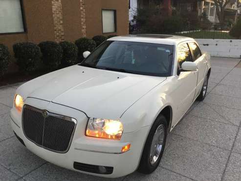 2006 Chrysler 300 Touring 3 5 Loaded runs & Looks like new only for sale in Washington, District Of Columbia