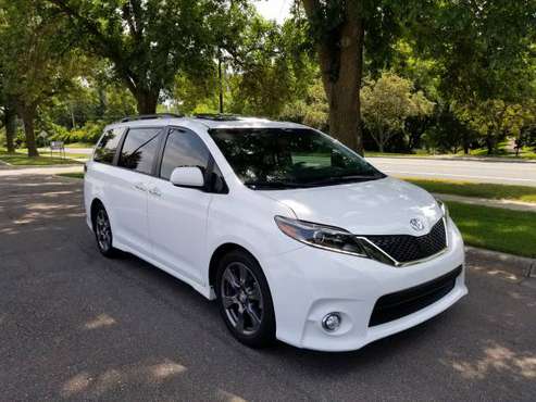 Toyota Sienna 2017 SE PREMIUM LOADED NAW,DWD for sale in Lakeville, MN