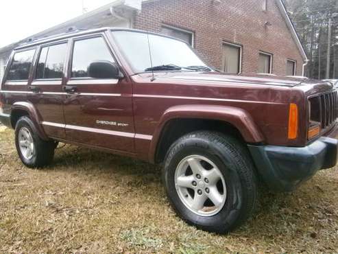 2001 jeep cherokee sport 2wd 6cyl (150K) hwy miles runsxxx - cars & for sale in Riverdale, GA