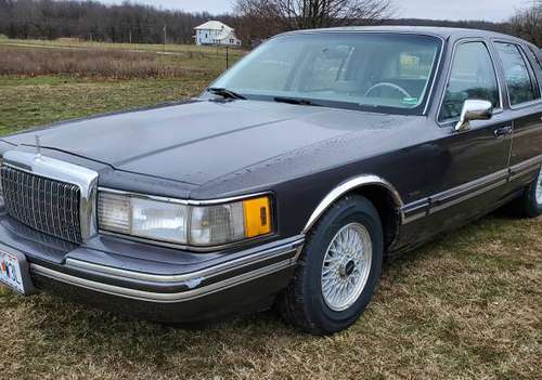 1992 Lincoln Towncar Exec. Series - cars & trucks - by owner -... for sale in Republic, MO