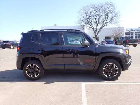 2017 Jeep Renegade Trailhawk 4WD - - by dealer for sale in Waterford, MI