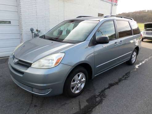 2004 TOYOTA SIENNA 3 3L In excellent condition - - by for sale in Stewartsville, PA