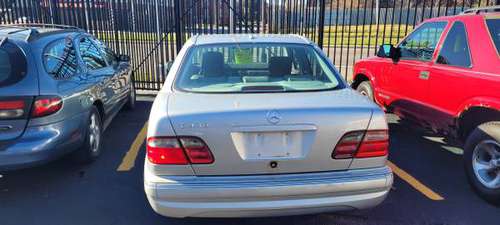 Mercedes - cars & trucks - by dealer - vehicle automotive sale for sale in redford, MI