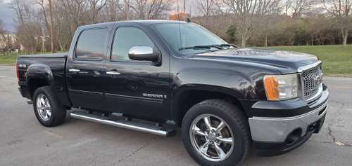 09 GMC SIERRA CREW CAB 4WD- LEATHER, LOADED, REAL CLEAN/ SHARP... for sale in Miamisburg, OH