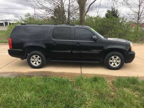 2007 GMC YUKON XL SLE SEATS 8 - - by dealer - vehicle for sale in Troy, MO