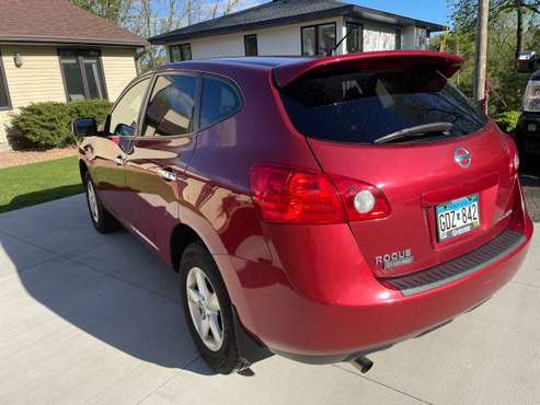 2010 Nissan Rouge AWD Low Miles for sale in Hartland, WI