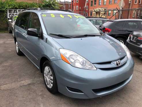 ::::::2008 TOYOTA SIENNA LE 8-PASSENGER:::::: for sale in Hartford, CT