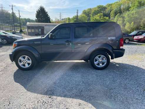 2008 Dodge Nitro SLT Leather Runs and drives awesome! - cars & for sale in Marion, NC