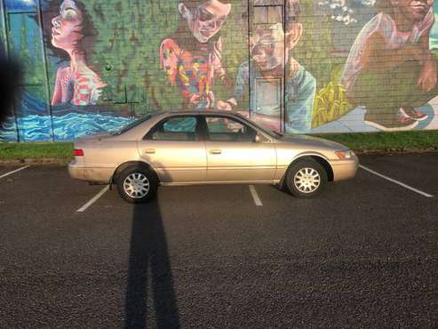 1998 TOYOTA Camry for sale in Vancouver, OR