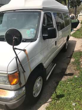 2004 Ford E 350 xlt super duty for sale in milwaukee, WI
