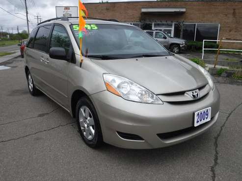 09 Toyota Sienna LE V6 Automatic Loaded Alloy s - - by for sale in ENDICOTT, NY