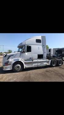 Volvo VNL 670 2007 - cars & trucks - by owner - vehicle automotive... for sale in Chicago, IL