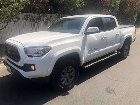 2018 Toyota Tacoma SR5 V6 - cars & trucks - by dealer - vehicle... for sale in North Hollywood, CA