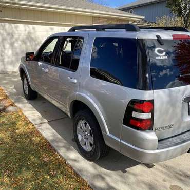 Ford Explorer Runs Great - cars & trucks - by owner - vehicle... for sale in Orland Hills, IL
