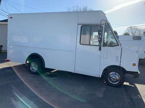 2001 Ford E-350 12 FOOT STEPVAN 17, 000 MILES MULTIPLE - cars & for sale in District Of Columbia