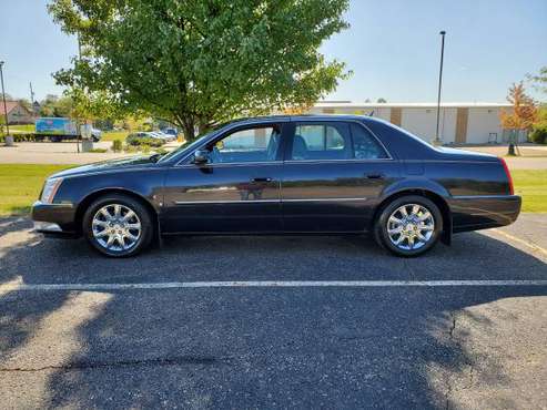 2008 Cadillac dts loaded leather seats sunroof for sale in Wooster, OH