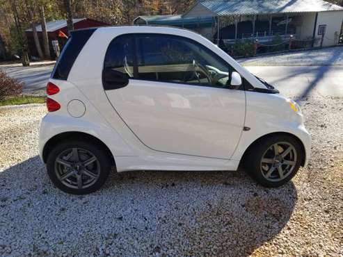 2013 Smart Car ForTwo Passion by Mercedes - cars & trucks - by owner... for sale in Westminster, SC