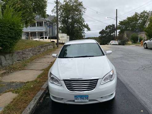 2014 Chrysler 200 for sale in New London, CT