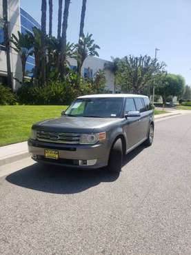 2009 Ford Flex LIMITED - cars & trucks - by dealer - vehicle... for sale in Panorama City, CA