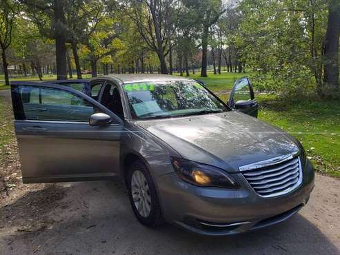 **********************2013 CHRYSLER 200***************** for sale in milwaukee, WI