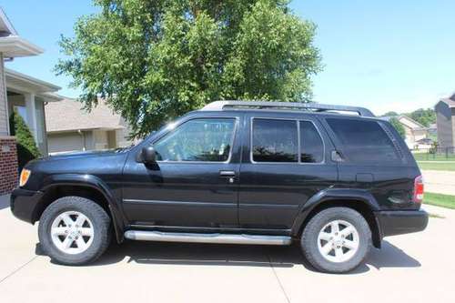 2004 Nissan Pathfinder 4x4 for sale in Robins, IA