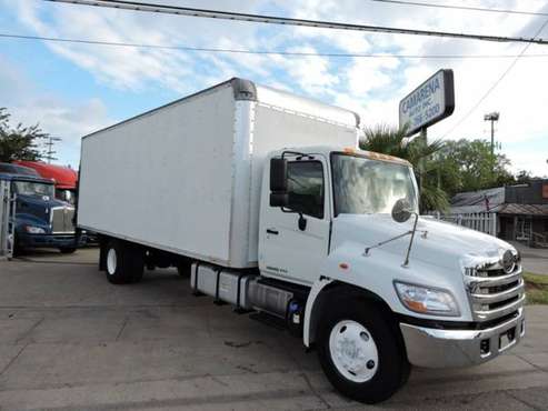 2013 HINO 338 26 FOOT BOX TRUCK W/LIFTGATE with for sale in Grand Prairie, TX