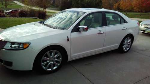 2012 Lincoln MKZ AWD 117,500 miles - cars & trucks - by owner -... for sale in Cedar Rapids, IA
