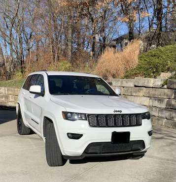 2018 Jeep Grand Cherokee Altitude (Fully loaded & One Owner!) - cars... for sale in Kansas City, MO