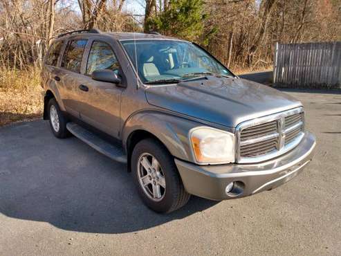 2006 Dodge Durango SLT four-wheel drive - cars & trucks - by owner -... for sale in Middleton, MA