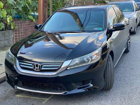 2015 Honda Accord Hybrid - cars & trucks - by owner - vehicle... for sale in Clifton Heights, PA